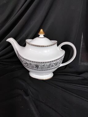 Royal Doulton White and Green Backstamp Marking Plate